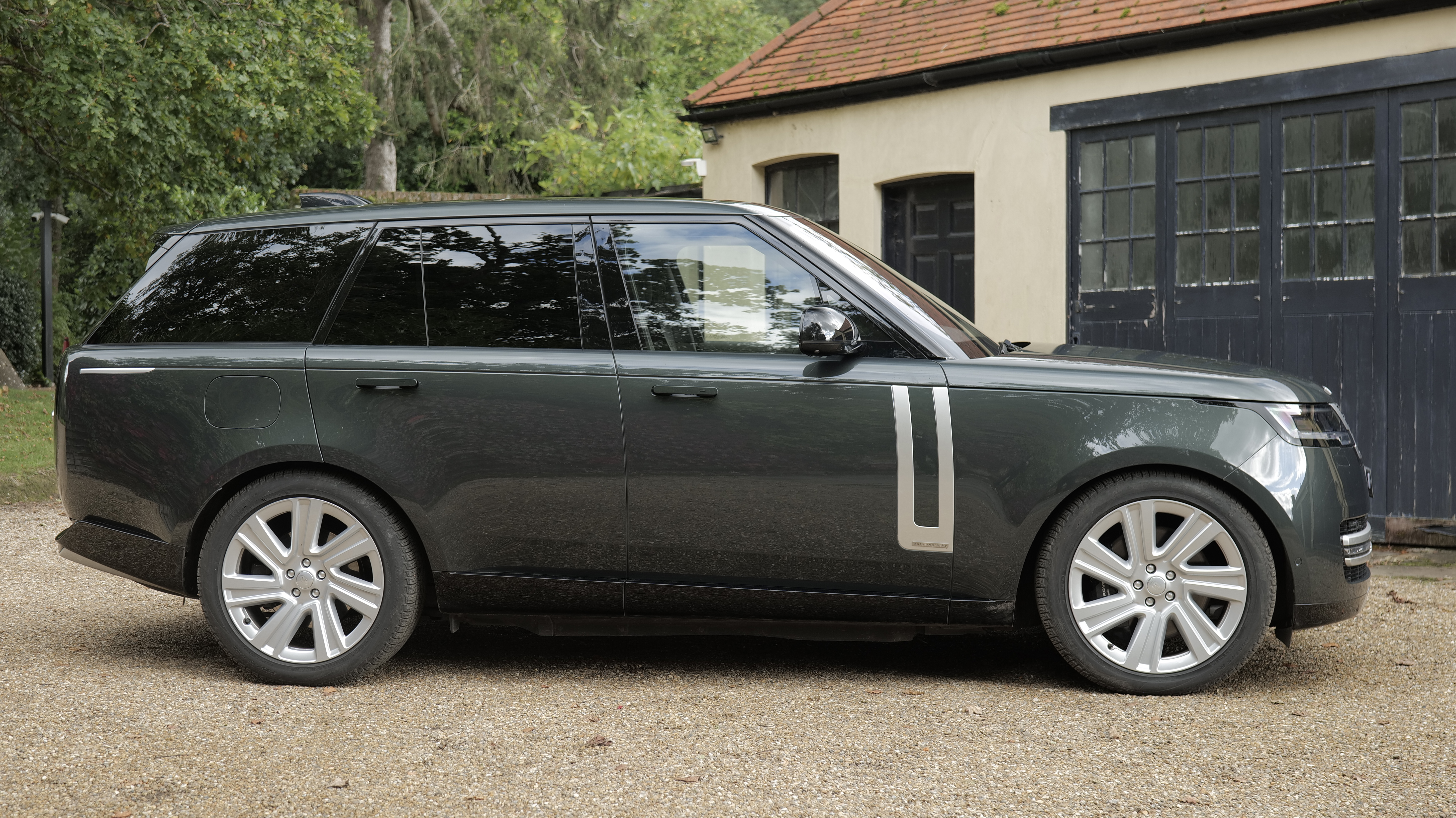 LAND ROVER RANGE ROVER ESTATE 3.0 P460e SV LWB 4dr Auto [NI]